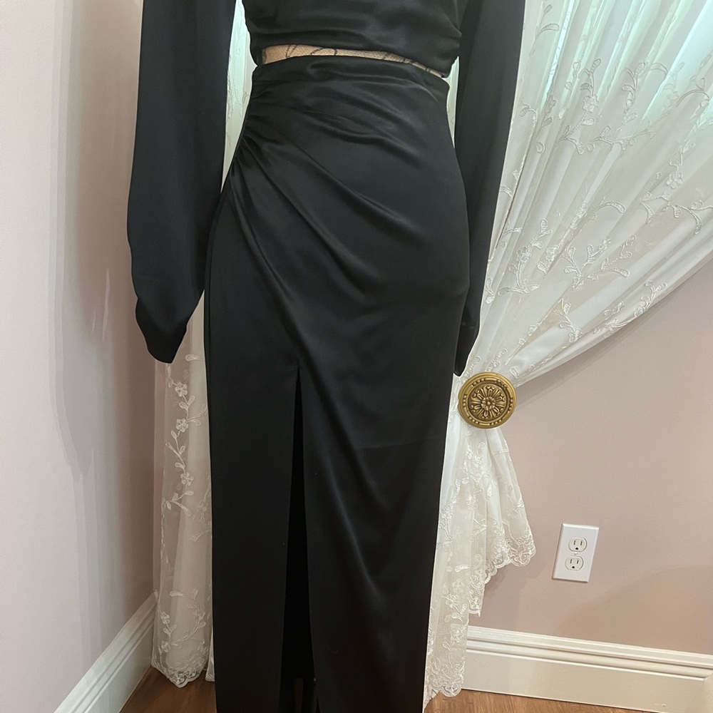 Cinq a Sept
Kaitlyn Satin Slit Skirt